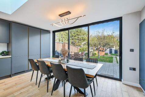 ARDROSSAN GARDENS (9).jpg