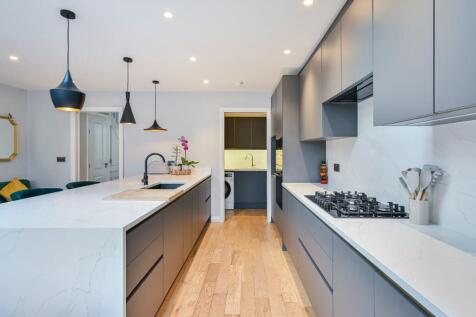 ARDROSSAN GARDENS (10).jpg