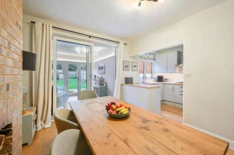 STONELEIGH AVENUE, (13).jpg