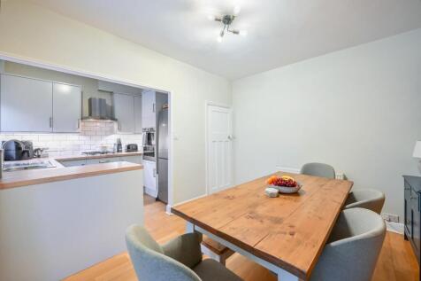 STONELEIGH AVENUE, (10).jpg