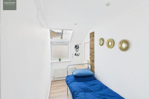 Second Bedroom (2)