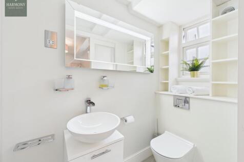 En-suite bathroom
