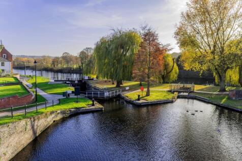 Stourport river