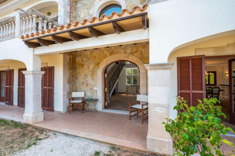 Roofed house entrance 