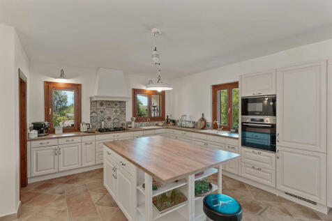 Kitchen with center  island