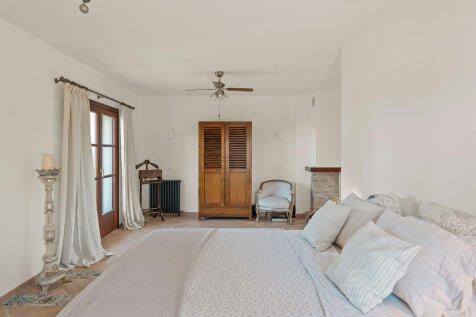 Bedroom with living area