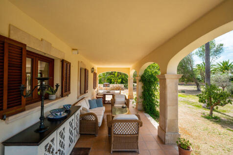 Roofed terrace on ground floor