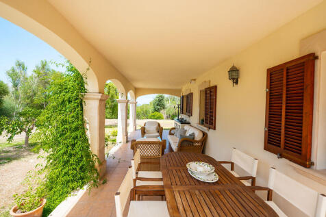 Roofed terrace on ground floor