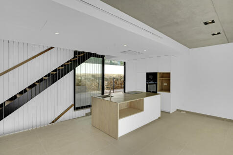 Blick von Außen auf die Küche 