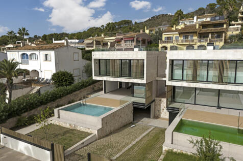 Außenansicht mit Nachbarschaft