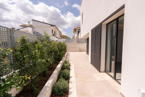 Rear outdoor area in front of the master bedroom