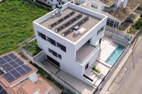 Bird¿s eye view of the house and surrounding