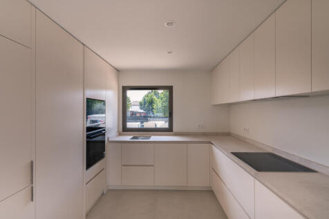 Kitchen door closed to little washing room