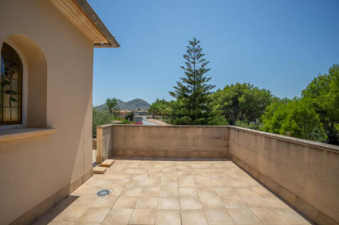 Terrasse am Schlafzimmer im Obergeschoss