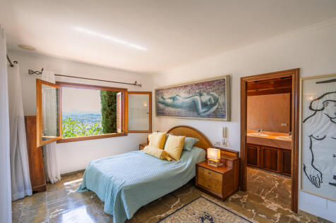 Masterschlafzimmer mit Bad En-Suite