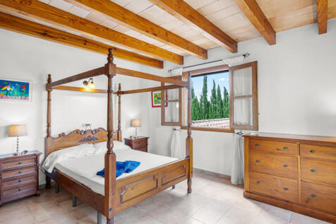 Masterschlafzimmer mit Bad En-Suite