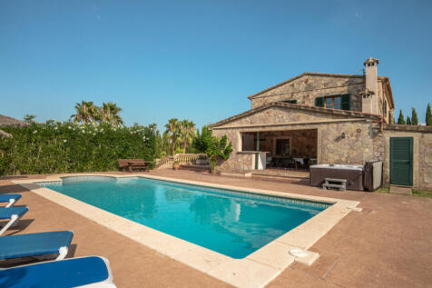 Poolarea mit Jacuzzi und Sauna