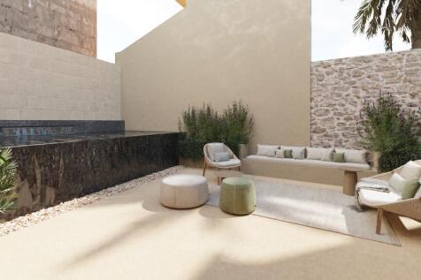 Private inner courtyard with lounge terrace or outdoor dining area and pool