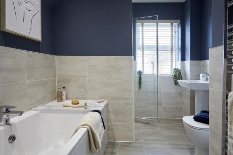 Family bathroom in the Holden 4 bedroom home