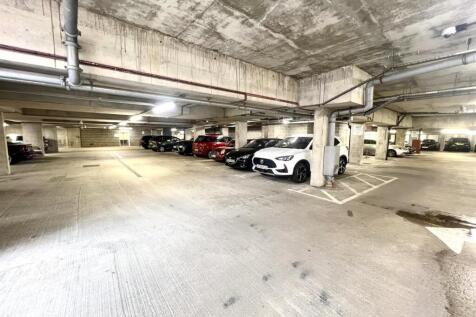 garage 1.jpg