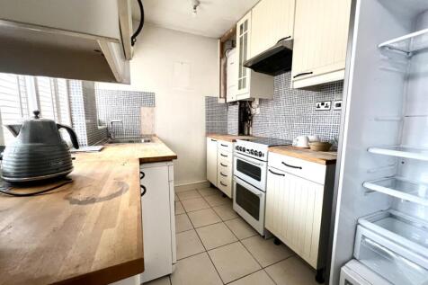 kitchen 2.jpg