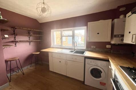 kitchen...jpg