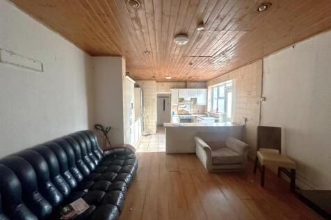 Kitchen Dining area.jpg