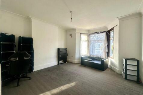 Bedroom....jpg
