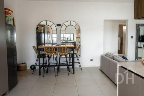 Apartment in Avani B6 6 of 16