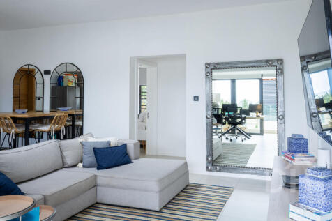 Apartment in Avani B6 2 of 16