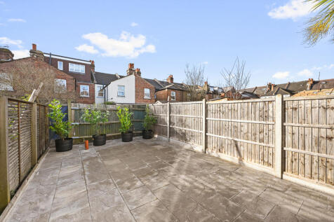 CS - 16 Yarmouth Road - Garden3 (1)
