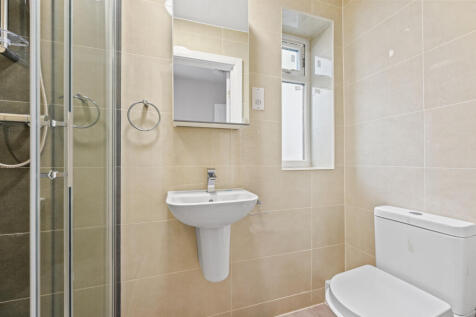 CS - 16 Yarmouth Road - Room 3 Ensuite3 (1).JPG