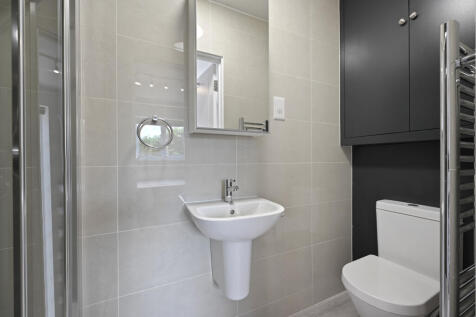 CS - 144 Hagden Lane - Studio20 Ensuite3 (1).JPG