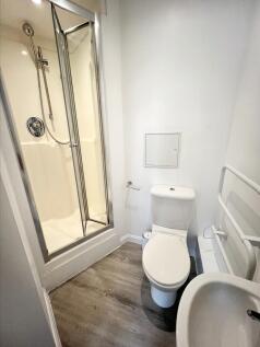 15 en suite.jpeg