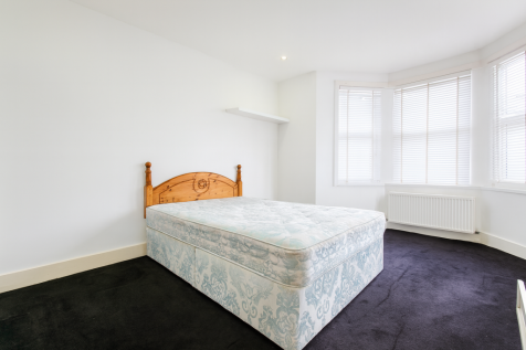 Room 5 - Queens Avenue 