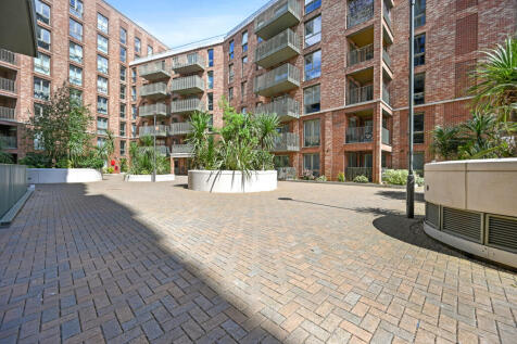 RCCS- Flat 8, Wallace House- Communal Garden 6 (1)