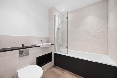 RCCS- flay 81 moore house- bathroom 3 (1)