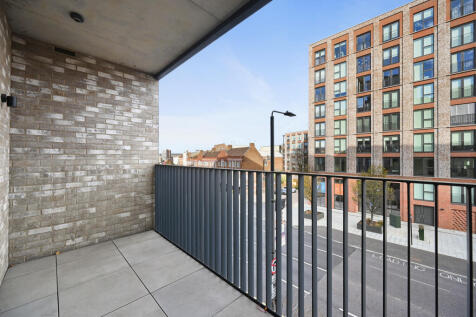 RCCS- flay 81 moore house- balcony 3 (1)