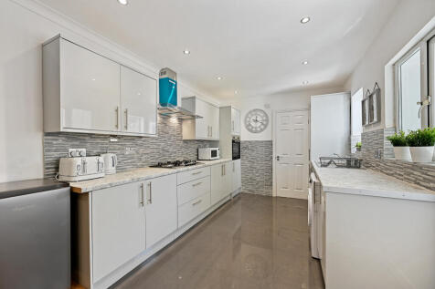 CS - 1 Clifton Road - Kitchen3 (1)