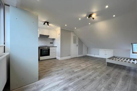 Bedroom Lounge - Flat 6 - 102 104 Station Rd