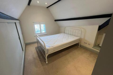 1B Silver St-bedroom.jpg