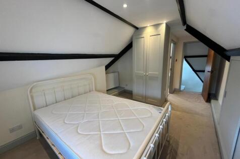 1B Silver St-bedroom 7.jpg