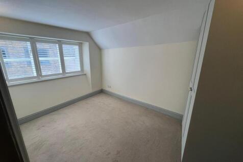 1B Silver St-bedroom 5.jpg