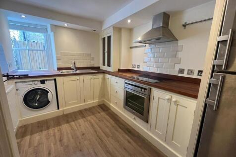 1B Silver St-kitchen 4.jpg