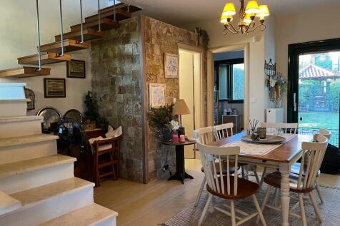 Kitchen (Floor 1)
