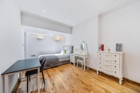 cubit street 16.jpg