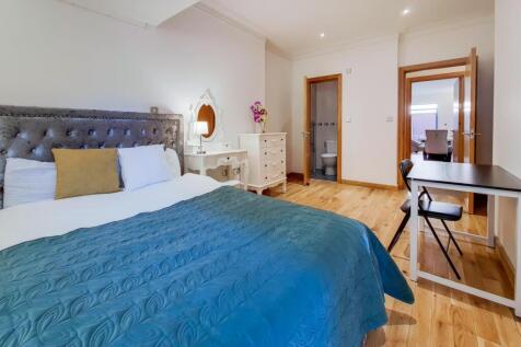 4_Main Bedroom-0.jpg