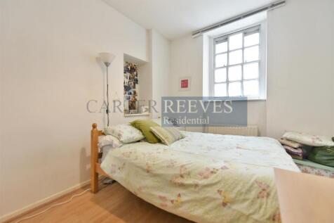 Bedroom 1.jpg
