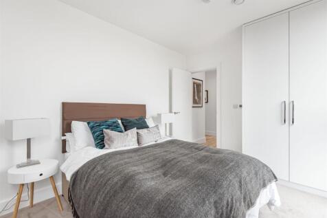 Bedroom 1.jpg
