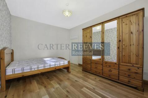 Bedroom 1.jpg
